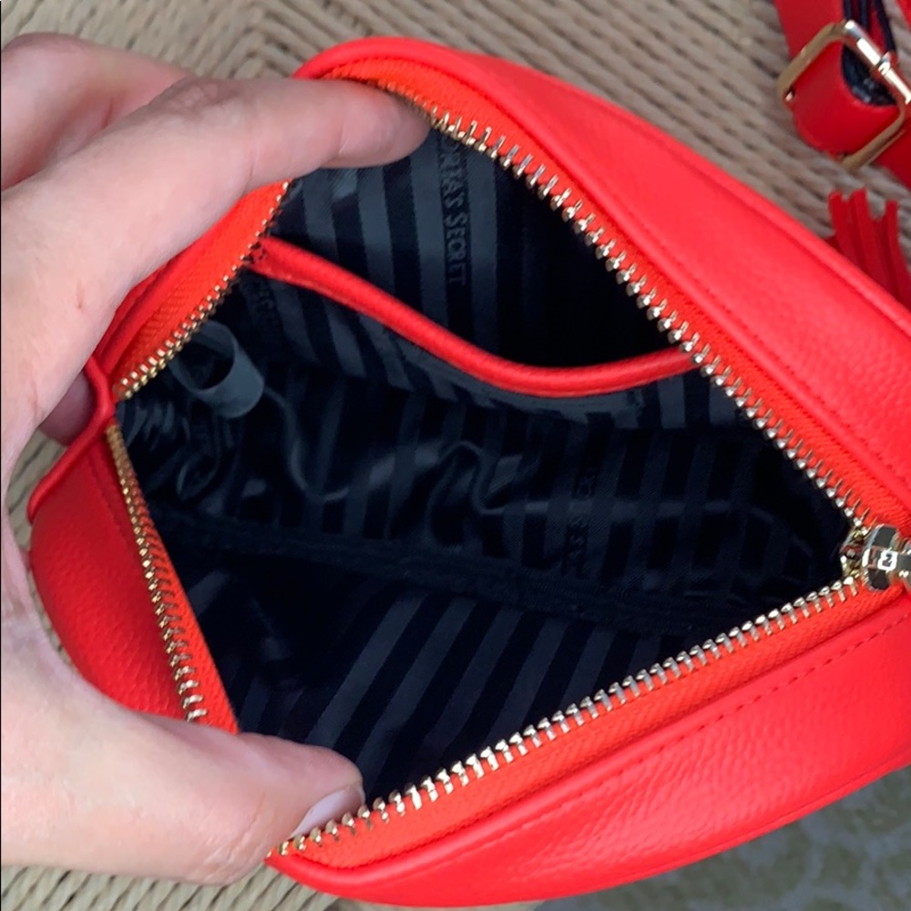 Victoria’s Secret Belt bag NEW - Picture 6 of 6